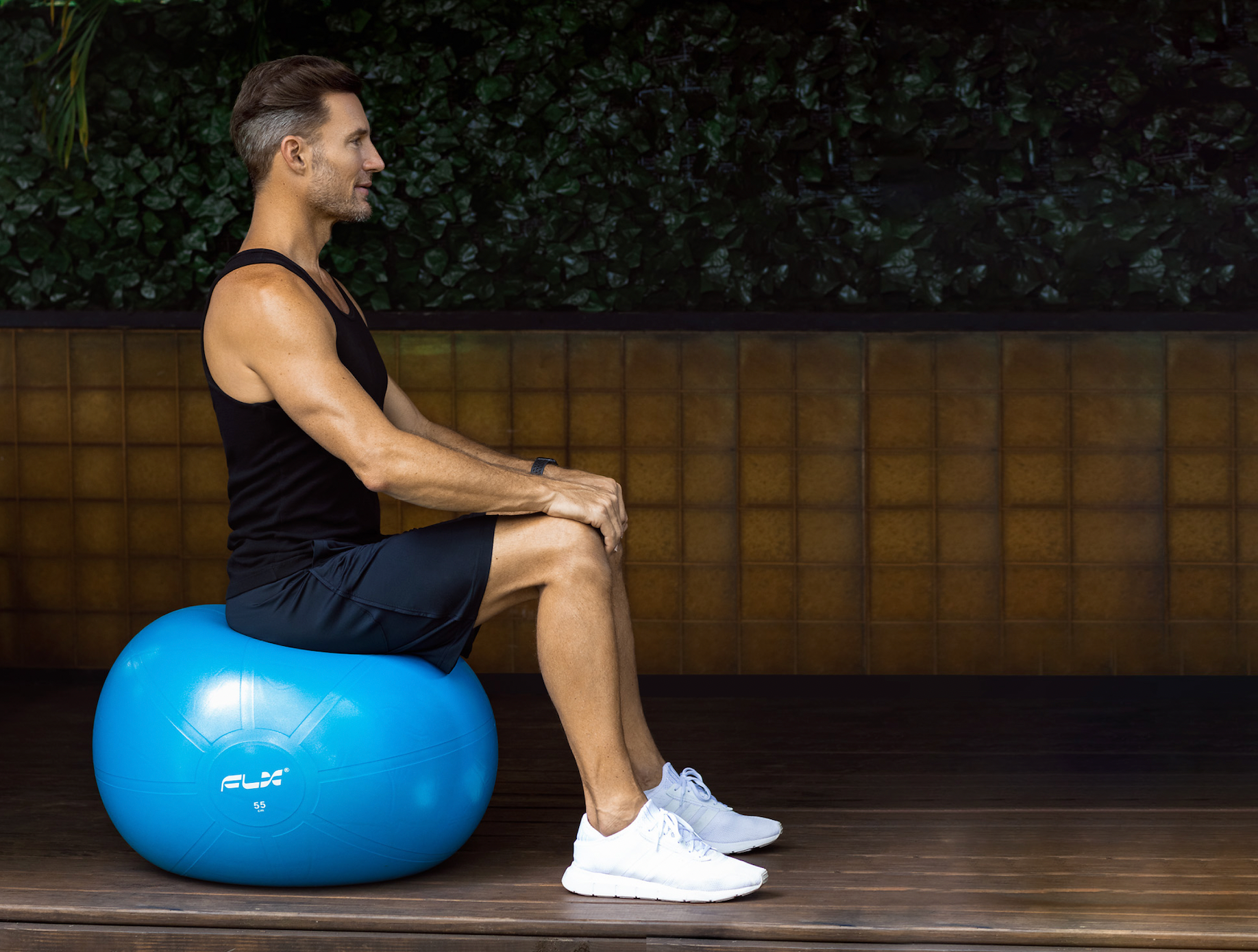 6 New Ways to Use An Exercise Ball